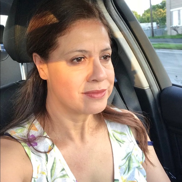 Meet your Posher, Sarah - Picture 1 of 1